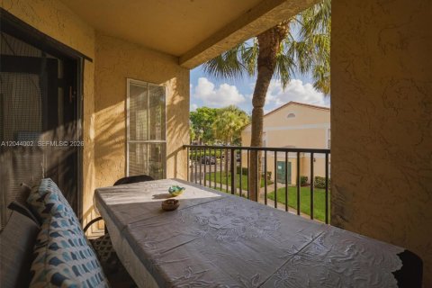 Condo in Coral Springs, Florida, 1 bedroom  № 2186148 - photo 20