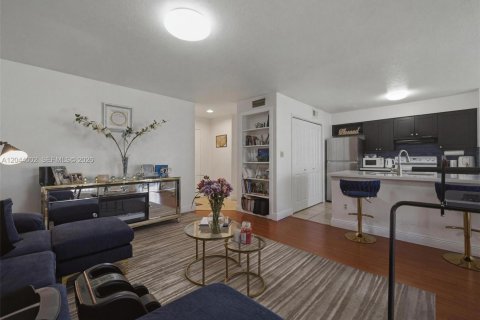 Condo in Coral Springs, Florida, 1 bedroom  № 2186148 - photo 5