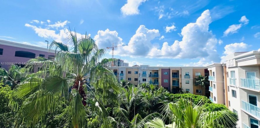 Condominio en South Miami, Florida, 3 dormitorios № 1863766