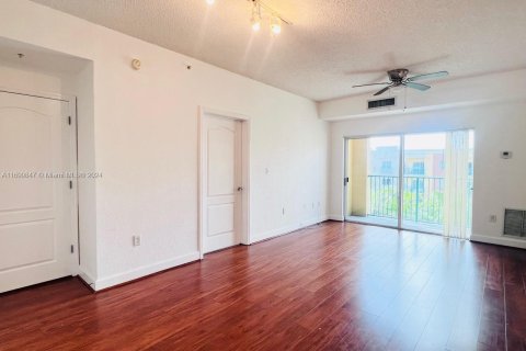 Condominio en venta en South Miami, Florida, 3 dormitorios, 108.14 m2 № 1863766 - foto 19