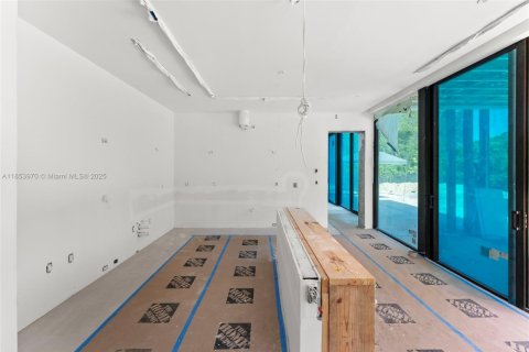 Villa ou maison à vendre à Pinecrest, Floride: 6 chambres № 1983295 - photo 16