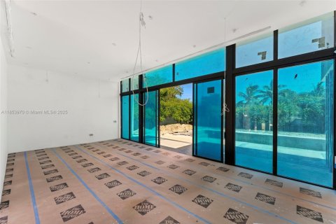 Villa ou maison à vendre à Pinecrest, Floride: 6 chambres № 1983295 - photo 12