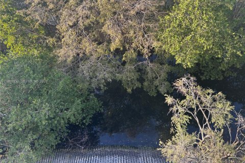 Condominio en venta en North Miami, Florida, 1 dormitorio, 81.57 m2 № 2029097 - foto 30