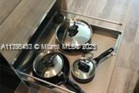 Condo in Hollywood, Florida, 1 bedroom № 1959101 - photo 7