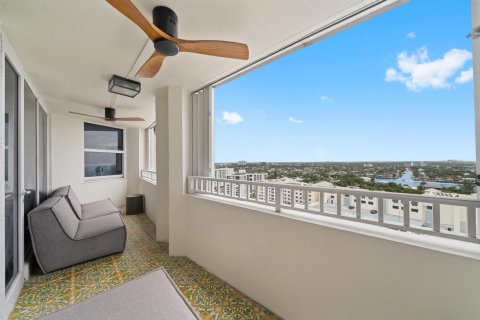Condo in Pompano Beach, Florida, 2 bedrooms № 2276650 - photo 25