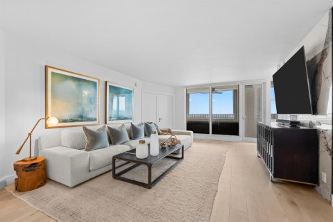 Condo in Pompano Beach, Florida, 2 bedrooms № 2276650 - photo 9