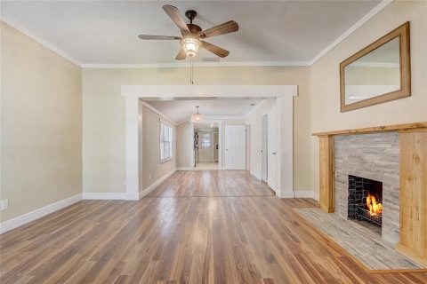 House in Orange City, Florida 4 bedrooms, 183.39 sq.m. № 1642415 - photo 9