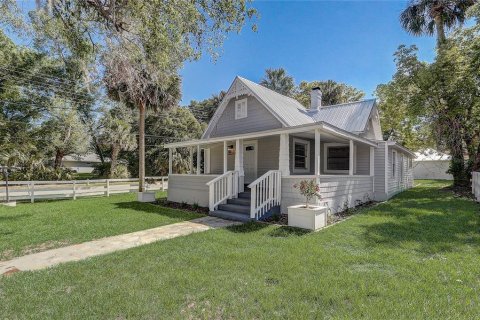 House in Orange City, Florida 4 bedrooms, 183.39 sq.m. № 1642415 - photo 1