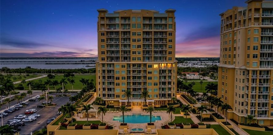Condo à Palmetto, Floride, 2 chambres  № 2401142