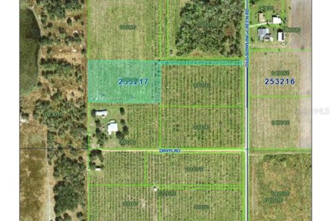 Land in Fort Meade, Florida № 1792667 - photo 1