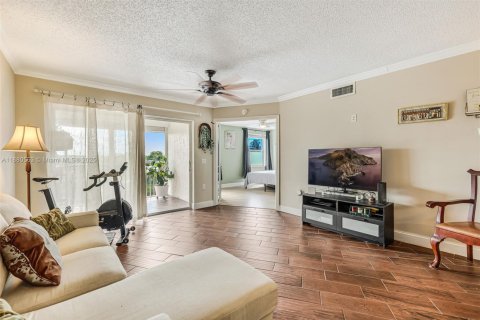 Copropriété à vendre à Sunrise, Floride: 2 chambres, 104.98 m2 № 1921929 - photo 1