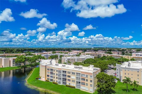 Copropriété à vendre à Sunrise, Floride: 2 chambres, 104.98 m2 № 1921929 - photo 30