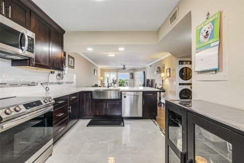 Copropriété à vendre à Sunrise, Floride: 2 chambres, 104.98 m2 № 1921929 - photo 7
