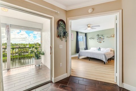 Copropriété à vendre à Sunrise, Floride: 2 chambres, 104.98 m2 № 1921929 - photo 4