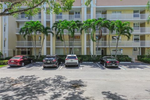 Copropriété à vendre à Sunrise, Floride: 2 chambres, 104.98 m2 № 1921929 - photo 25