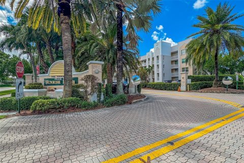 Copropriété à vendre à Sunrise, Floride: 2 chambres, 104.98 m2 № 1921929 - photo 24