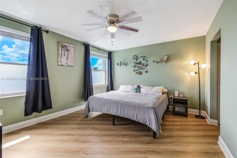Copropriété à vendre à Sunrise, Floride: 2 chambres, 104.98 m2 № 1921929 - photo 17