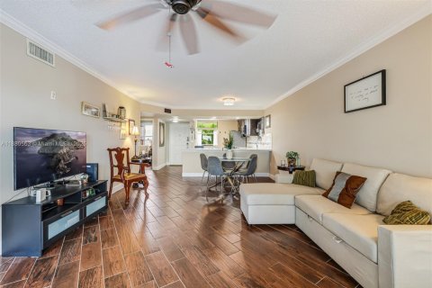 Copropriété à vendre à Sunrise, Floride: 2 chambres, 104.98 m2 № 1921929 - photo 11