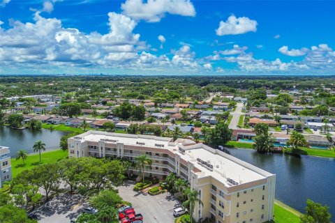 Copropriété à vendre à Sunrise, Floride: 2 chambres, 104.98 m2 № 1921929 - photo 29