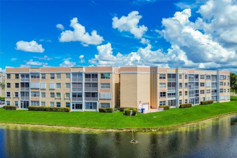 Copropriété à vendre à Sunrise, Floride: 2 chambres, 104.98 m2 № 1921929 - photo 6