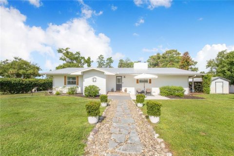 House in Lake Alfred, Florida 4 bedrooms, 222.32 sq.m. № 2095186