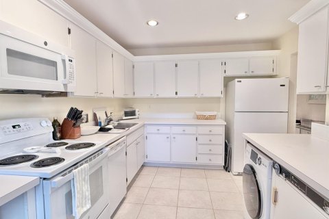 Condo in Boynton Beach, Florida, 2 bedrooms  № 2086857 - photo 10