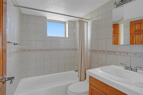 Condo in Fort Lauderdale, Florida, 2 bedrooms  № 2066706 - photo 7