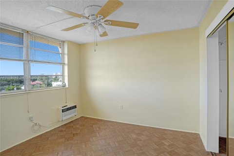 Condo in Fort Lauderdale, Florida, 2 bedrooms  № 2066706 - photo 8