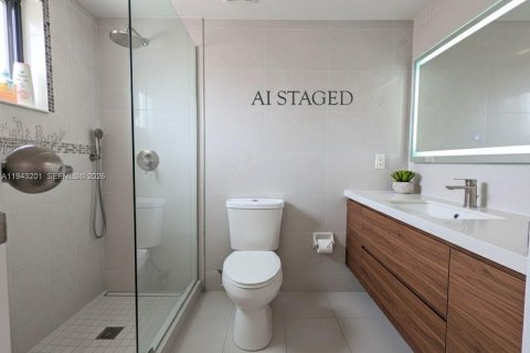 Condominio en venta en Hialeah, Florida, 2 dormitorios, 82.22 m2 № 1999480 - foto 8