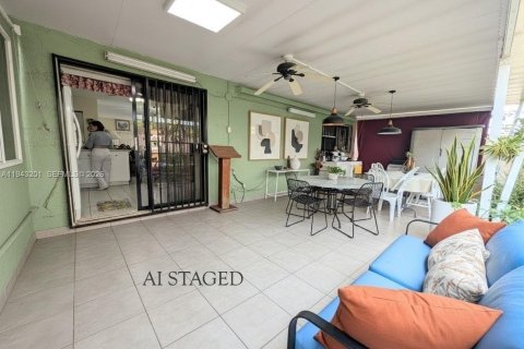 Condominio en venta en Hialeah, Florida, 2 dormitorios, 82.22 m2 № 1999480 - foto 11