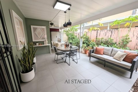Condominio en venta en Hialeah, Florida, 2 dormitorios, 82.22 m2 № 1999480 - foto 10