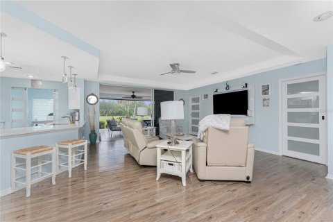 House in Punta Gorda, Florida 2 bedrooms, 134.62 sq.m. № 1787864 - photo 18