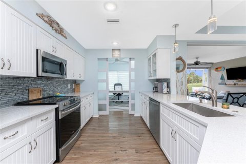 House in Punta Gorda, Florida 2 bedrooms, 134.62 sq.m. № 1787864 - photo 9
