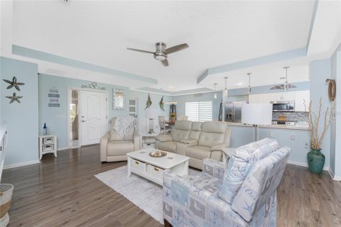 House in Punta Gorda, Florida 2 bedrooms, 134.62 sq.m. № 1787864 - photo 16