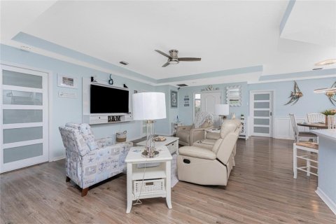 House in Punta Gorda, Florida 2 bedrooms, 134.62 sq.m. № 1787864 - photo 15