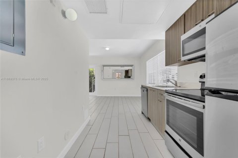 Copropriété à vendre à Miami Beach, Floride: 1 chambre, 41.62 m2 № 1938696 - photo 6