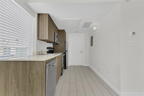 Copropriété à vendre à Miami Beach, Floride: 1 chambre, 41.62 m2 № 1938696 - photo 4