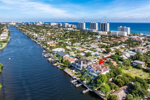 Adosado en venta en Deerfield Beach, Florida, 3 dormitorios, 386.85 m2 № 2188541 - foto 2