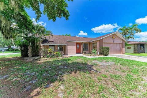 House in Sarasota, Florida 3 bedrooms, 129.88 sq.m. № 2238162 - photo 4