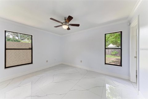 House in Sarasota, Florida 3 bedrooms, 129.88 sq.m. № 2238162 - photo 24