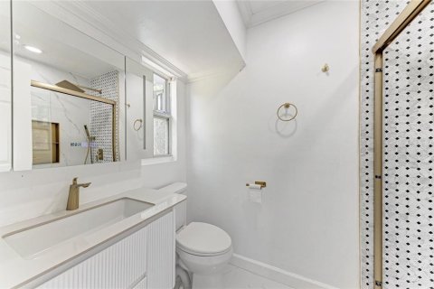 House in Sarasota, Florida 3 bedrooms, 129.88 sq.m. № 2238162 - photo 28
