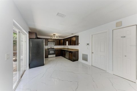 House in Sarasota, Florida 3 bedrooms, 129.88 sq.m. № 2238162 - photo 15