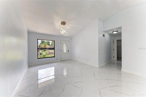 House in Sarasota, Florida 3 bedrooms, 129.88 sq.m. № 2238162 - photo 14