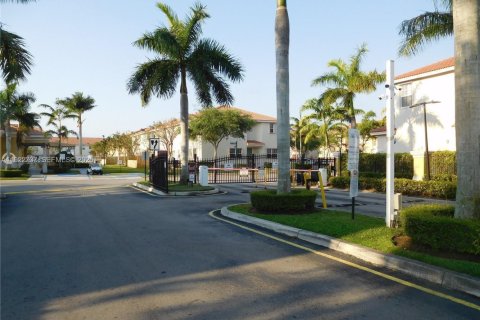 Touwnhouse à louer à Homestead, Floride: 3 chambres, 145.3 m2 № 1976705 - photo 4