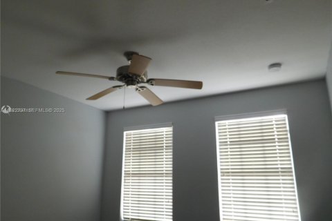 Touwnhouse à louer à Homestead, Floride: 3 chambres, 145.3 m2 № 1976705 - photo 23