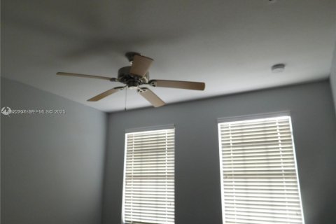 Touwnhouse à louer à Homestead, Floride: 3 chambres, 145.3 m2 № 1976705 - photo 8