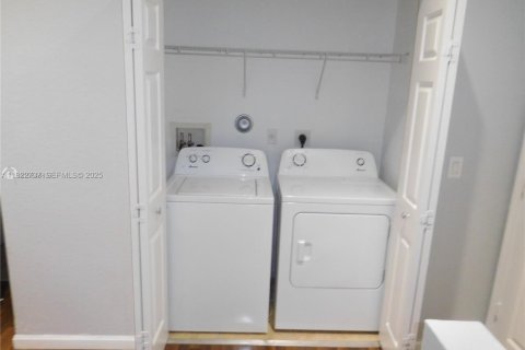 Touwnhouse à louer à Homestead, Floride: 3 chambres, 145.3 m2 № 1976705 - photo 14