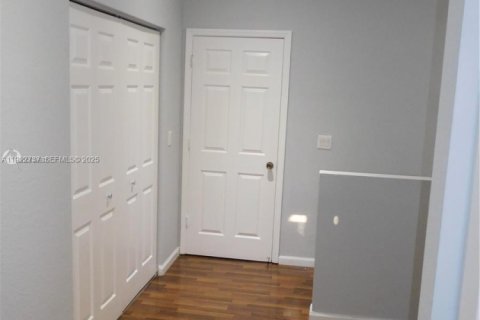 Touwnhouse à louer à Homestead, Floride: 3 chambres, 145.3 m2 № 1976705 - photo 9