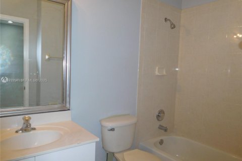 Touwnhouse à louer à Homestead, Floride: 3 chambres, 145.3 m2 № 1976705 - photo 17