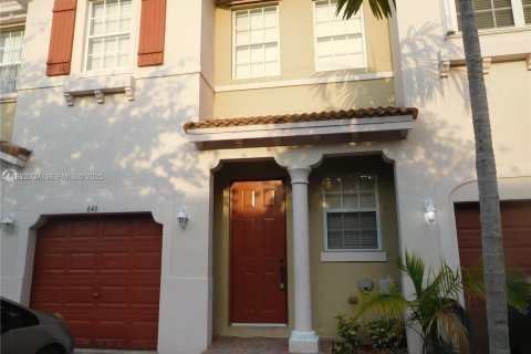 Touwnhouse à louer à Homestead, Floride: 3 chambres, 145.3 m2 № 1976705 - photo 3